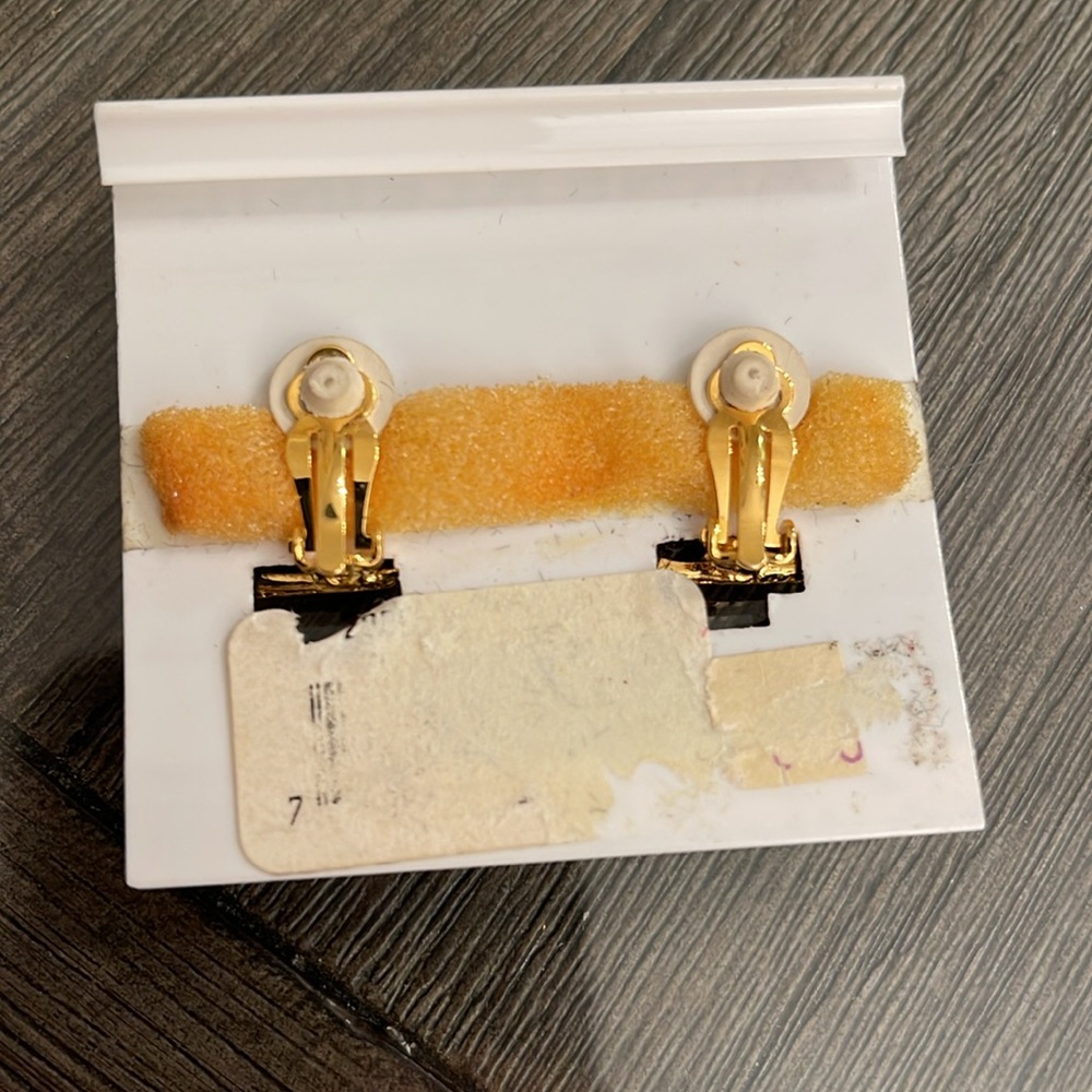 Vintage Anne Klein II Square Enamel Clip Earrings - Picture 2 of 13